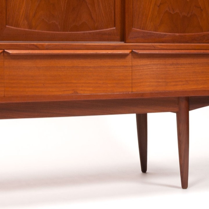 Henning Kjaernulf Deens Mid-Century design dressoir voor Vejle