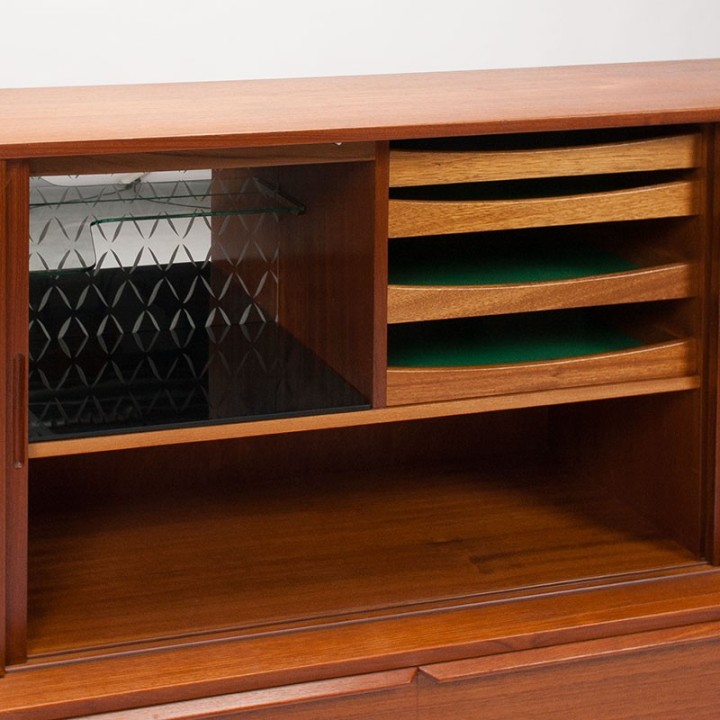 Henning Kjaernulf Deens Mid-Century design dressoir voor Vejle