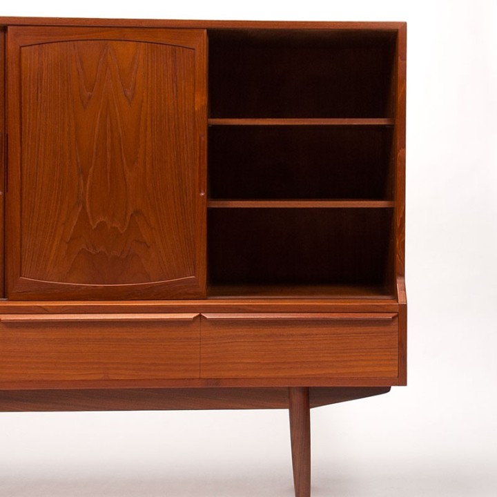 Henning Kjaernulf Deens Mid-Century design dressoir voor Vejle