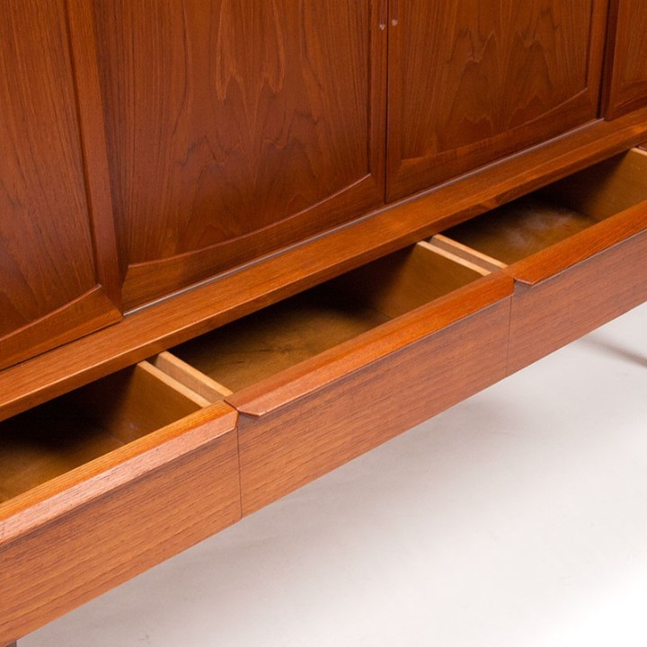 Henning Kjaernulf Deens Mid-Century design dressoir voor Vejle