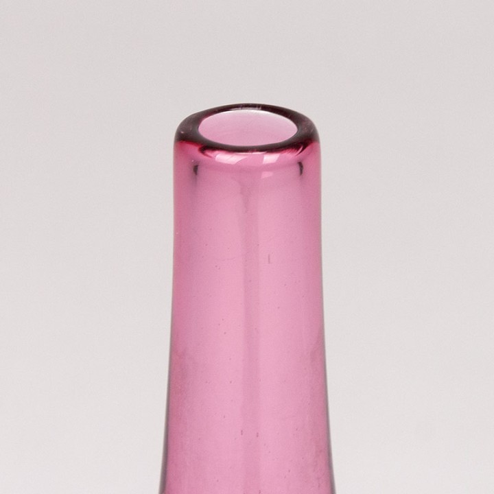 Roze Mid-Century vintage glazen vaas met Sommerso techniek