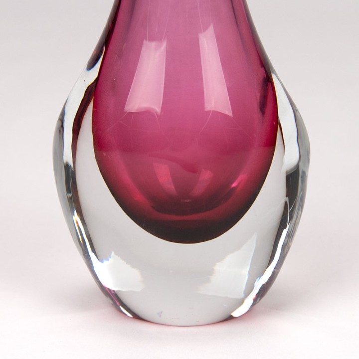 Pink Mid-Century vintage glass vase with Sommerso technique
