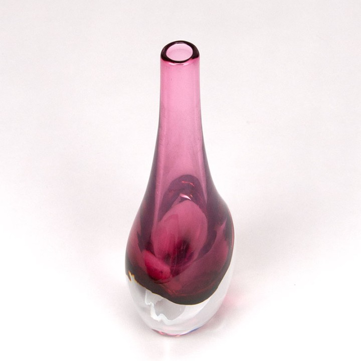 Roze Mid-Century vintage glazen vaas met Sommerso techniek