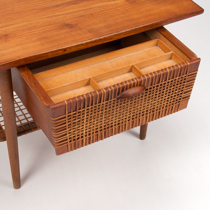 Vintage Mid-Century Deens kastje in teakhout en riet