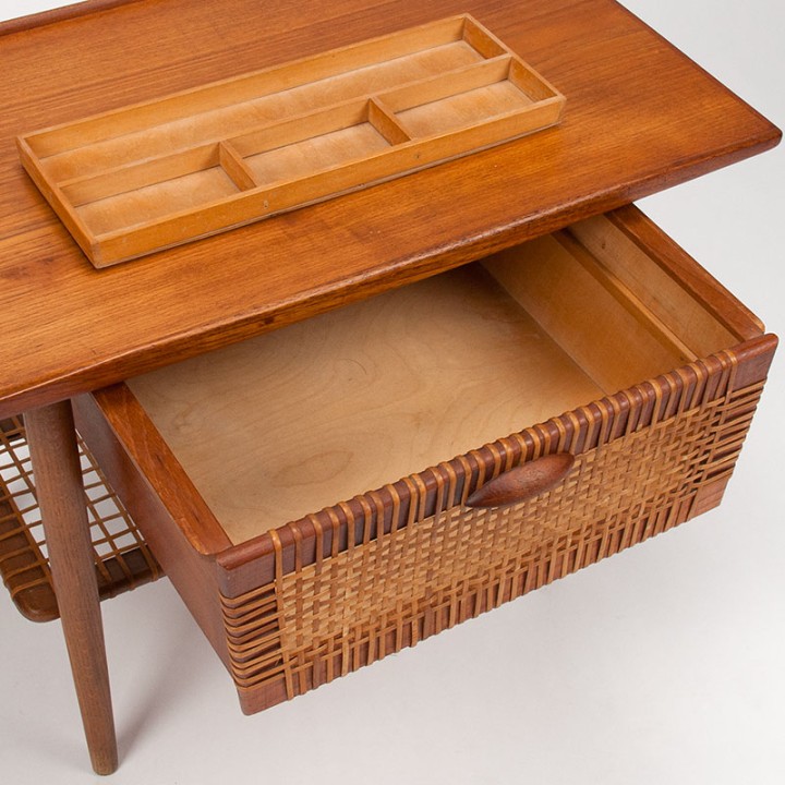 Vintage Mid-Century Deens kastje in teakhout en riet