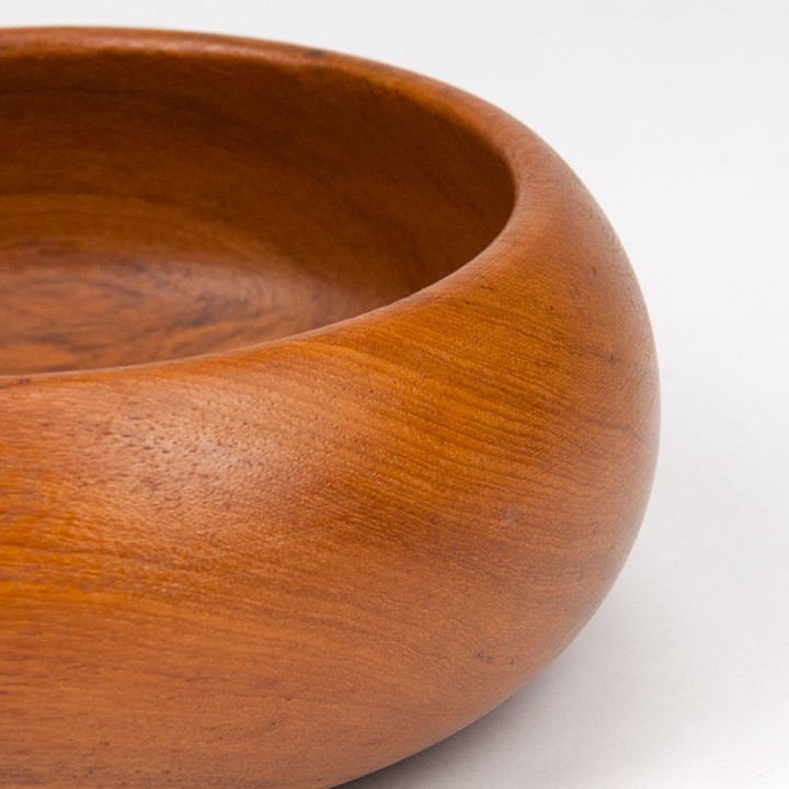 Danish round serving bowl in teak, vintage 1960s