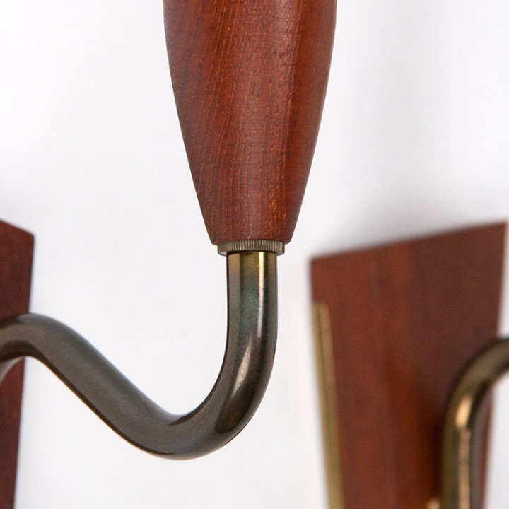 Deense set van 2 vintage wandlampjes in teak en messing