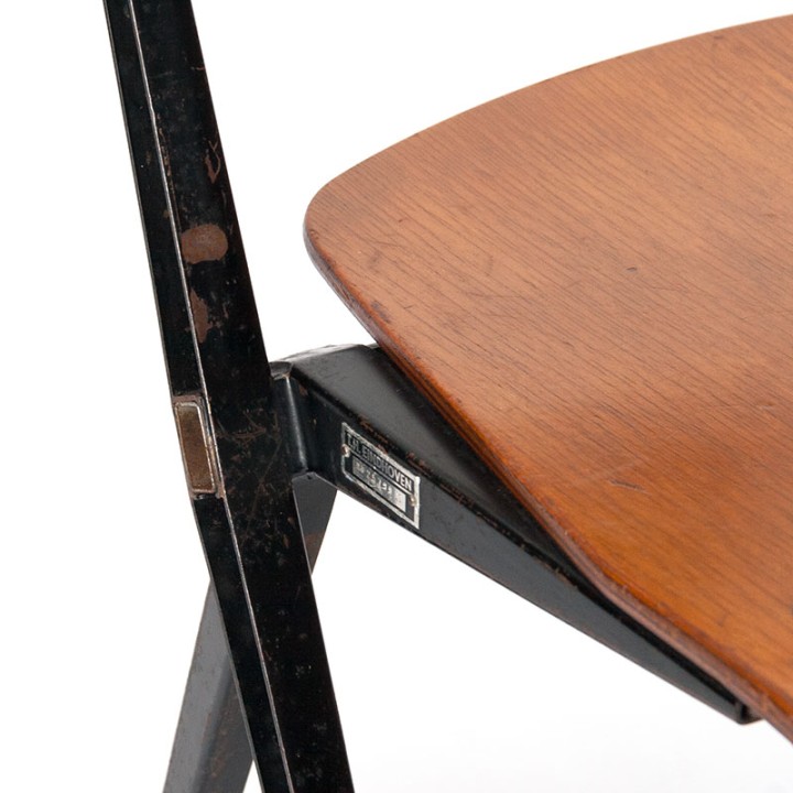 Pyramid chair vintage model design Wim Rietveld