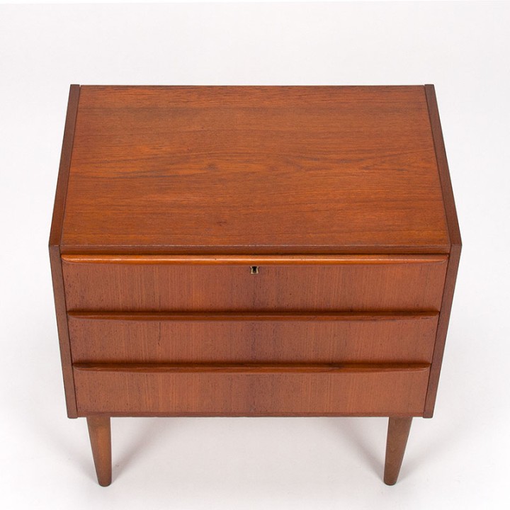 Deense Mid-Century vintage ladekast met 3 lades