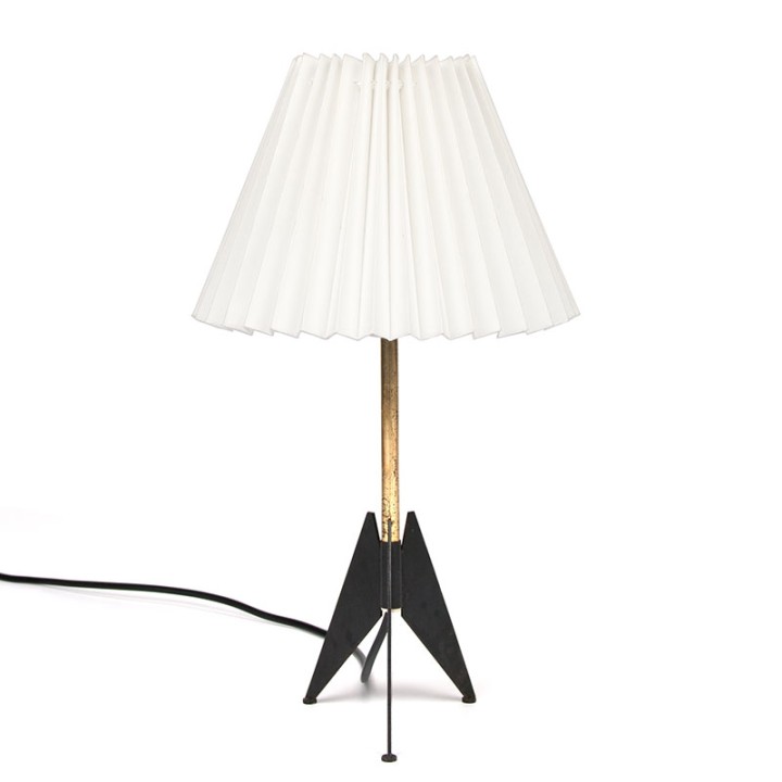 Deense vintage tafellamp op metalen 3 poot