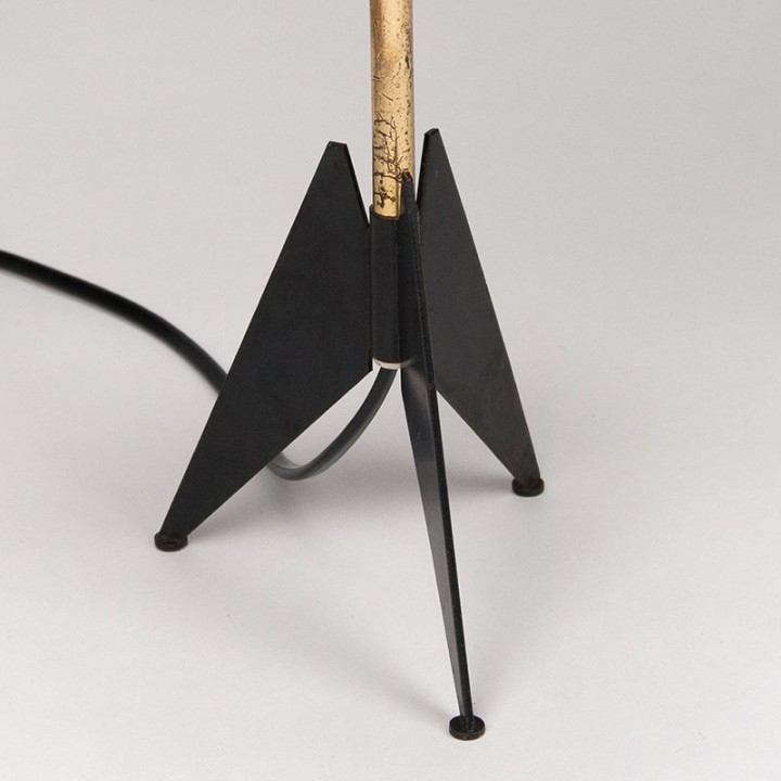 Danish vintage table lamp on metal 3 legs