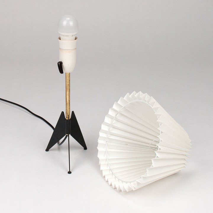 Danish vintage table lamp on metal 3 legs