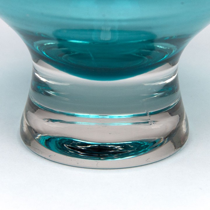 Groen/ blauw glazen Mid-Century vaasje uit Finland