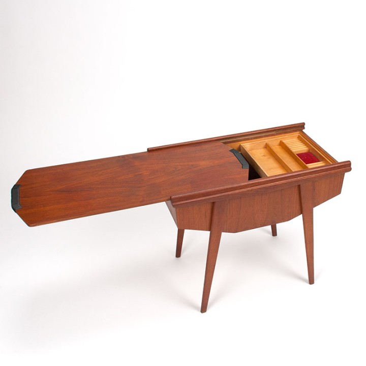 Naaigerei tafeltje Mid-Century vintage Deens model