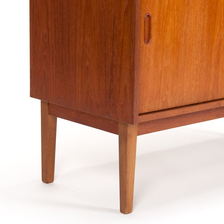 Hoog model vintage Deens Mid-Century kast in teak
