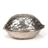 Chromen Mid-Century vintage notenkraker als walnoot