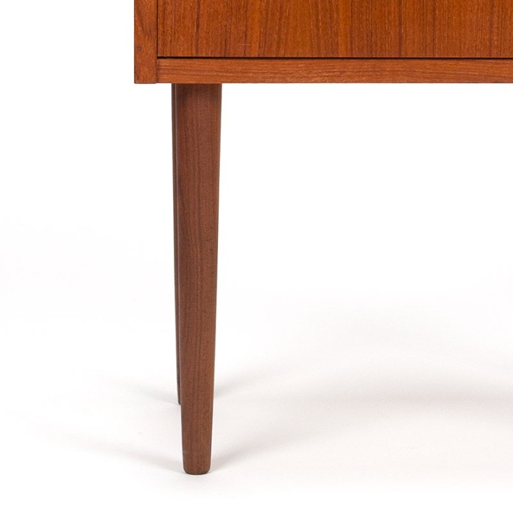 Deense Moderne vintage kleine ladekast in teak