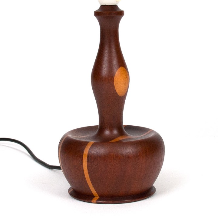 Mid-Century Deense teakhouten tafellamp met plissé kap