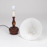 Mid-Century Deense teakhouten tafellamp met plissé kap