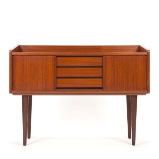 Klein model vintage Mid-Century kastje/ dressoirtje in teak