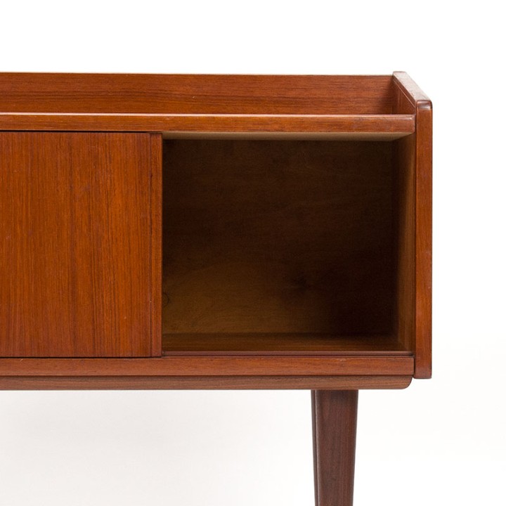 Klein model vintage Mid-Century kastje/ dressoirtje in teak