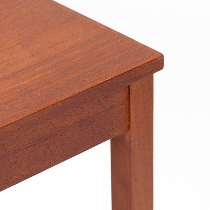 Klein model Deense salontafel vierkant in teak