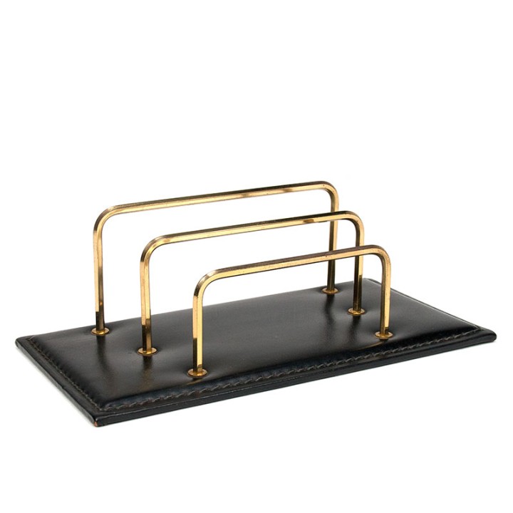 Vintage brievenhouder met messing beugels