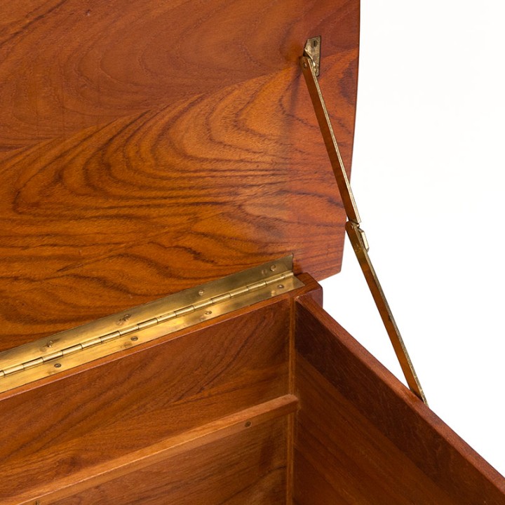 Opbergmeubel/ bijzettafel vintage Deens design in teak