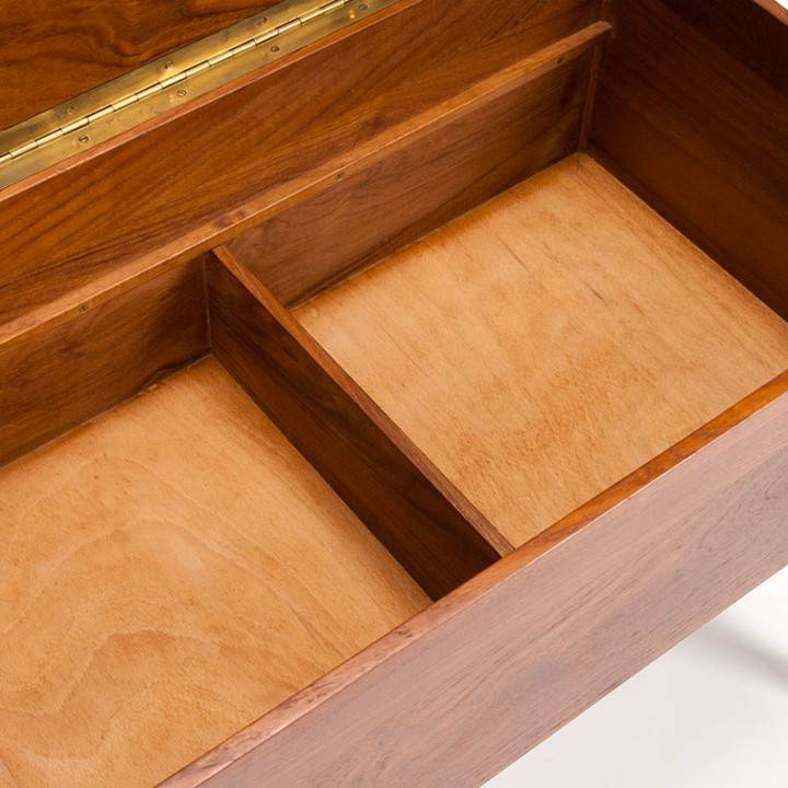 Opbergmeubel/ bijzettafel vintage Deens design in teak