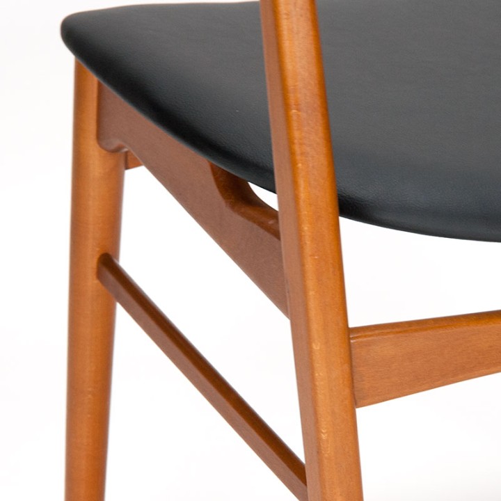 Farstrup Model 206 Mid-Century Danish chair with round back