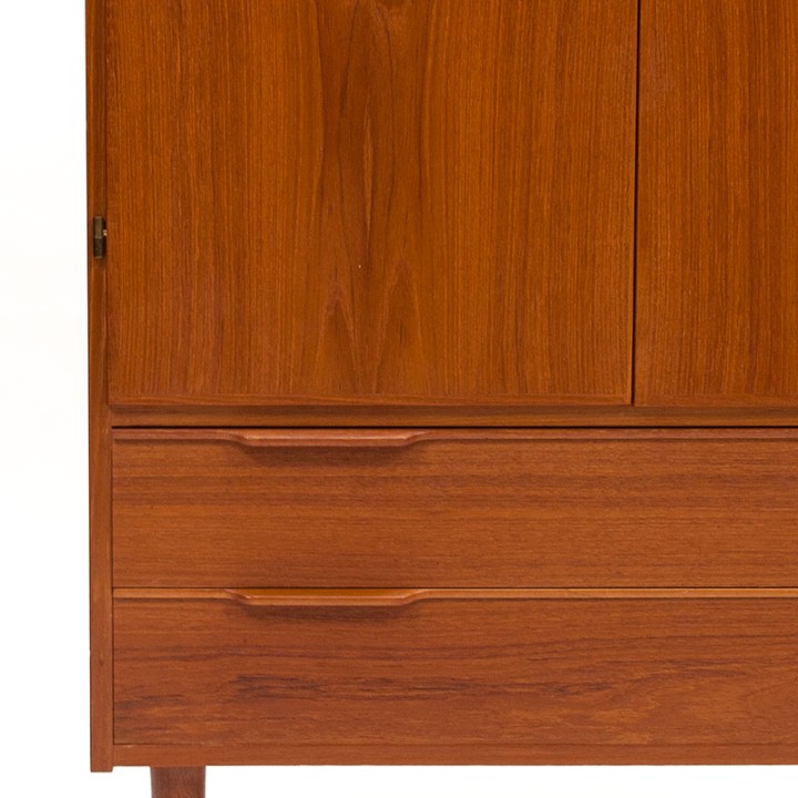Mid-Century Deense vintage kast in teak met 2 deurtjes en 2