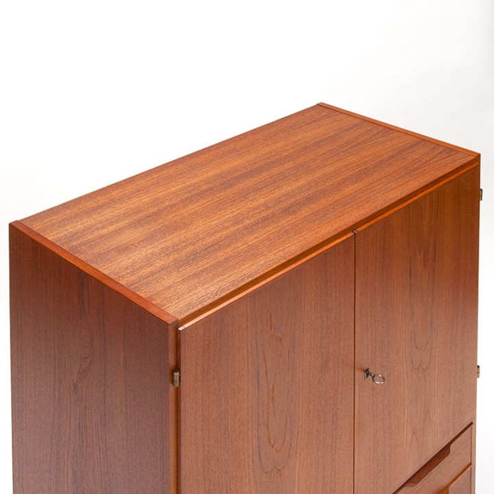 Mid-Century Deense vintage kast in teak met 2 deurtjes en 2