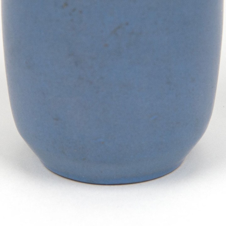 Small model vintage Nel Goedhart vase