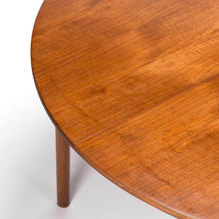 McIntosh Mid-Century Vintage Round Extendable Dining Table