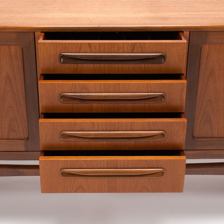 Fresco Mid-Century vintage dressoir ontwerp Victor Wilkins