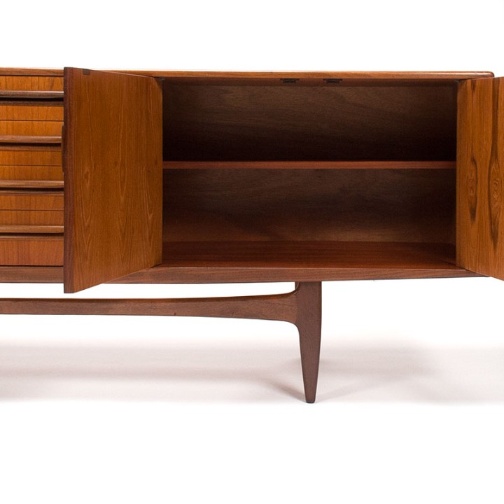 Fresco Mid-Century vintage dressoir ontwerp Victor Wilkins