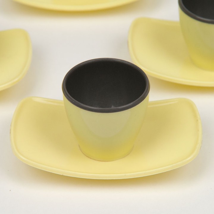 Vintage set of 6 plastic egg cups yellow/gray