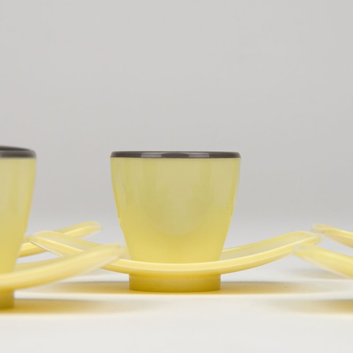 Vintage set of 6 plastic egg cups yellow/gray