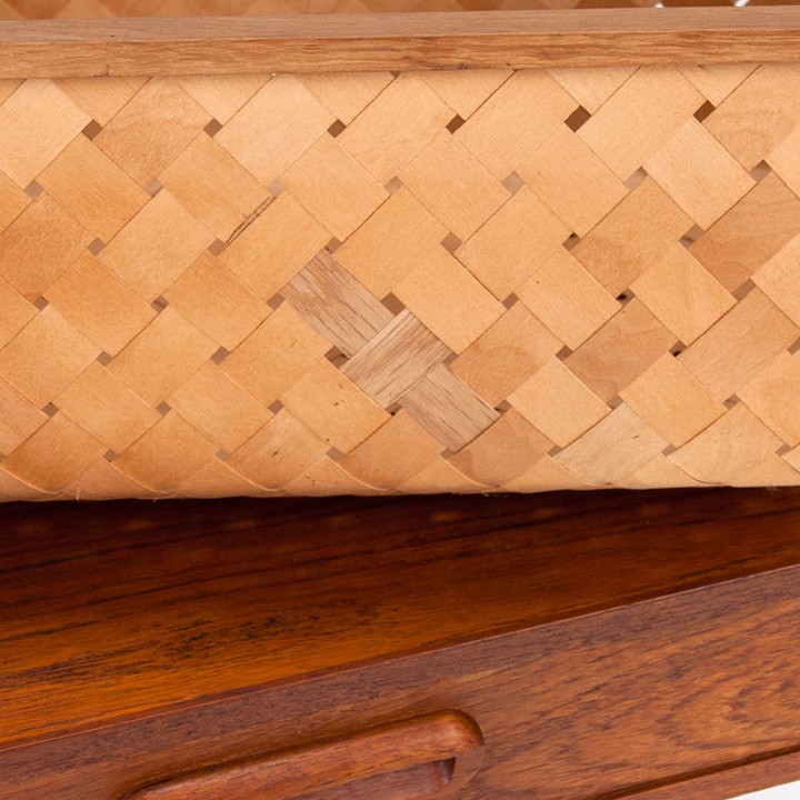 Mid-Century teak vintage naaigerei tafeltje op wieltjes