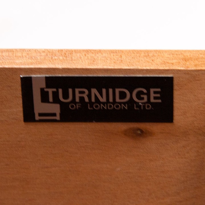 Mid-Century vitrinekast in teak van Turnidge