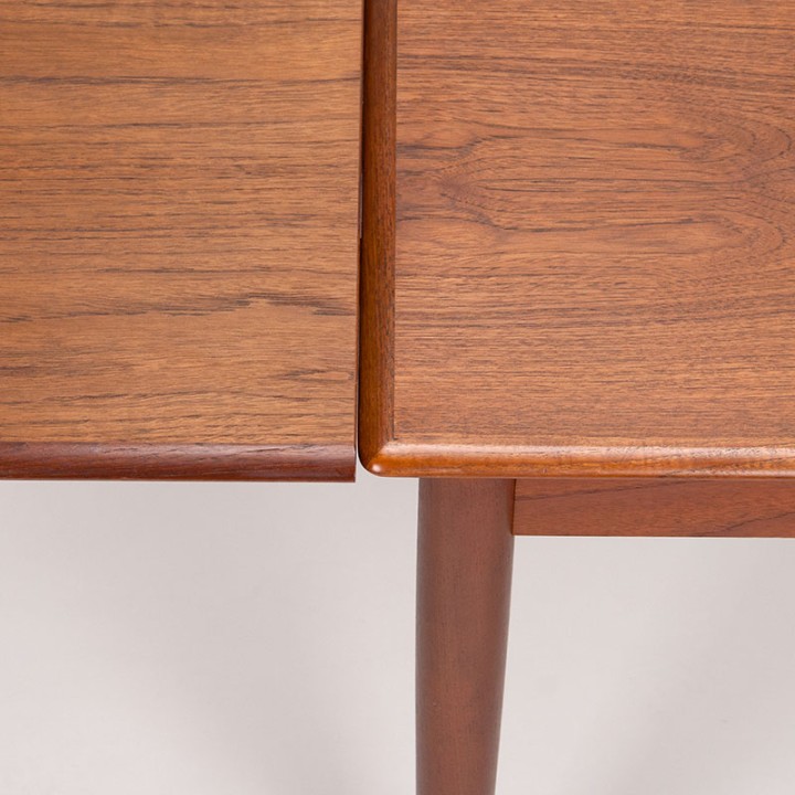 Deense Mid-Century uitschuifbare vintage eettafel in teakhout