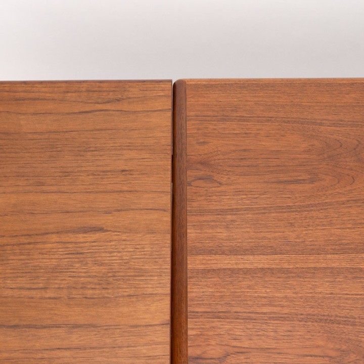 Danish Mid-Century extendable vintage dining table in teak wood