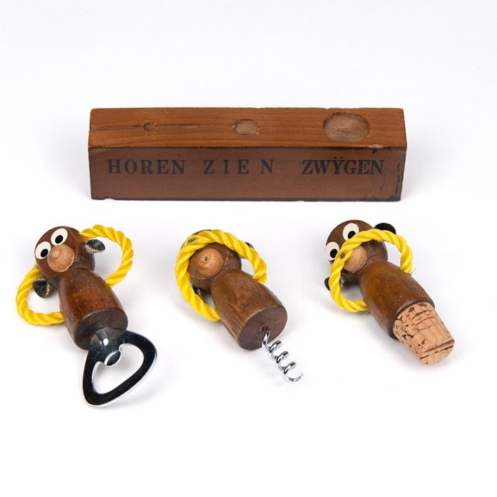 Vintage flessenopener set als 'horen, zien, zwijgen' aapjes