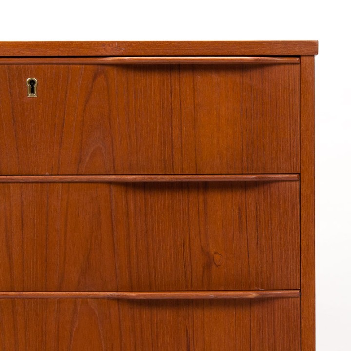 Chest of drawers, Danish vintage model, in teak with 6 drawers