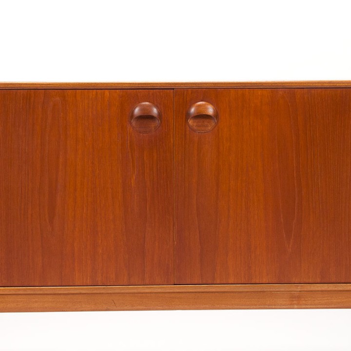 Dunfermline vintage Mid-Century McIntosh dressoir
