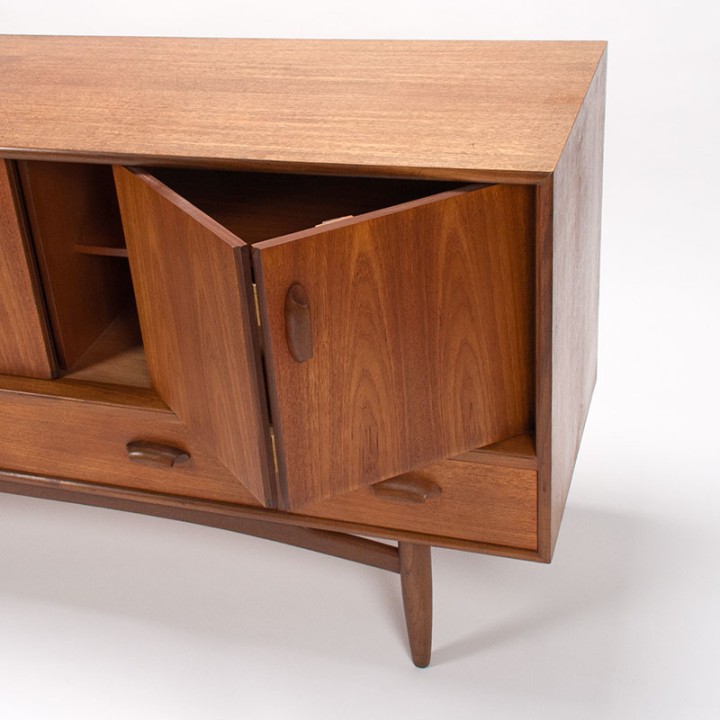 Victor Wilkins Mid-Century Brasilia dressoir voor G plan