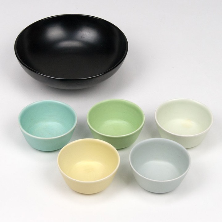 Peanut set from the 1950s by Goedewaagen Gouda pottery
