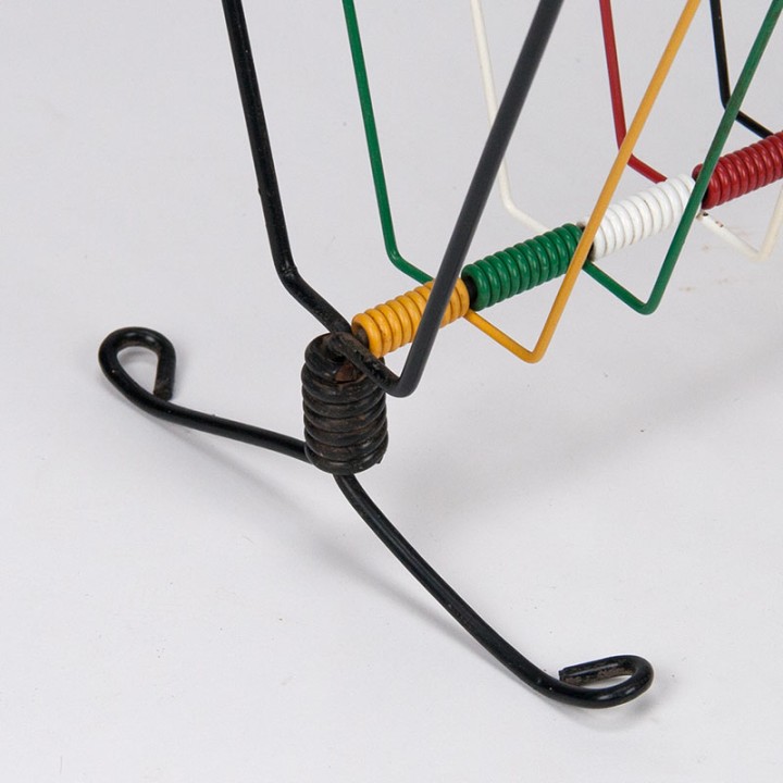 Jaren 50/60 vintage gekleurd krantenrek