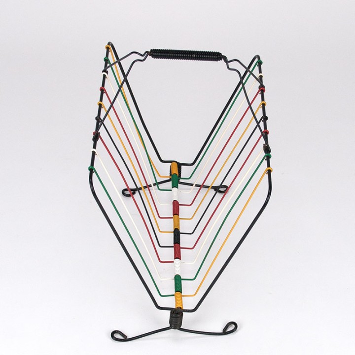 Jaren 50/60 vintage gekleurd krantenrek