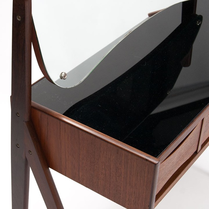 Danish Mid-Century dressing table in teak, designed by Arne
